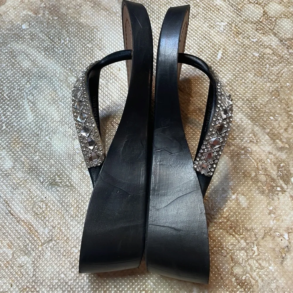 Capelli of New York toddler girls, rhinestone sandals. Size 10–11.